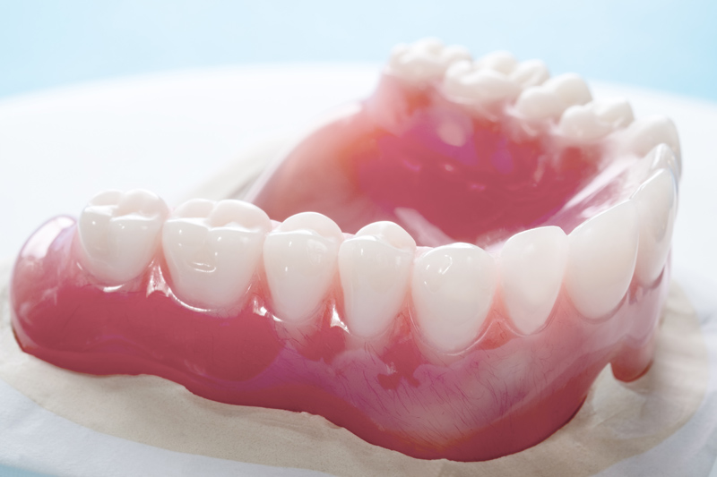 naprawa protez zębowych
